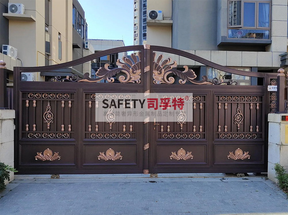 別墅大門(mén)用什么材質(zhì)好？[別墅銅門(mén)，鋁藝別墅大門(mén)](圖4)