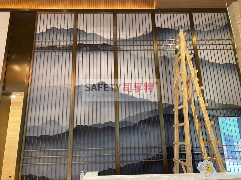 金屬屏風(fēng)（不銹鋼屏風(fēng)、鋁雕屏風(fēng)）安裝過(guò)程和步驟講解(圖1)