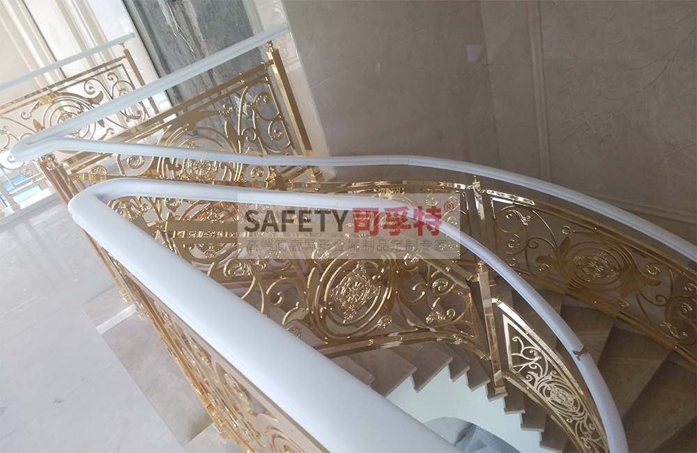 鋁藝鏤空雕花樓梯扶手：造型多樣，工藝成熟，彰顯高端品味(圖2)