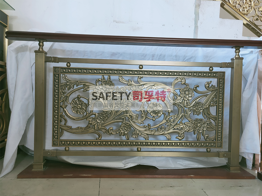鋁藝鏤空雕花樓梯扶手：造型多樣，工藝成熟，彰顯高端品味(圖4)